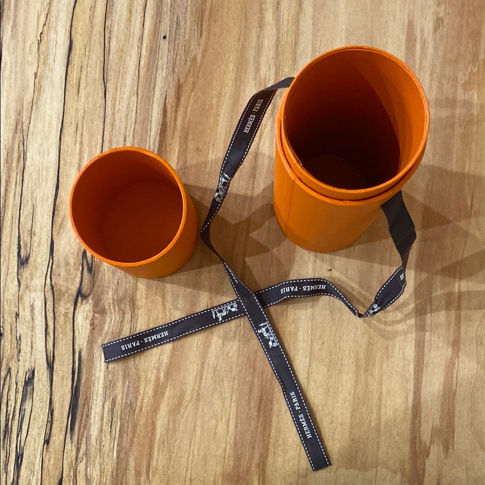 Hermès Cylindrical Orange Box with Brown Ribbon - Picture 5 of 7